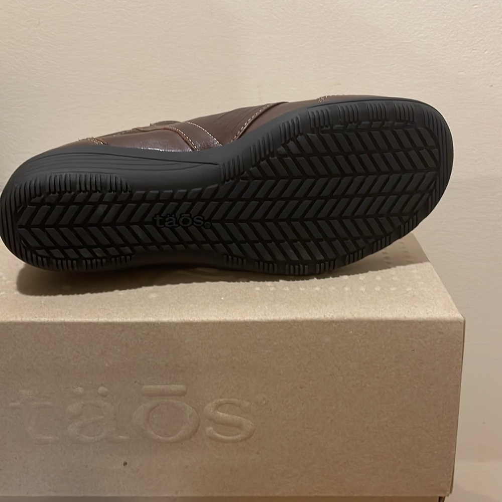Taos Ankle Boot, Size 6M - Picture 3 of 6